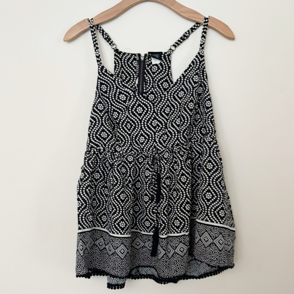 Torrid Polka Dot Tank‎ Top Womens Size 0 Ethnic Empire Waist Black White Tassel